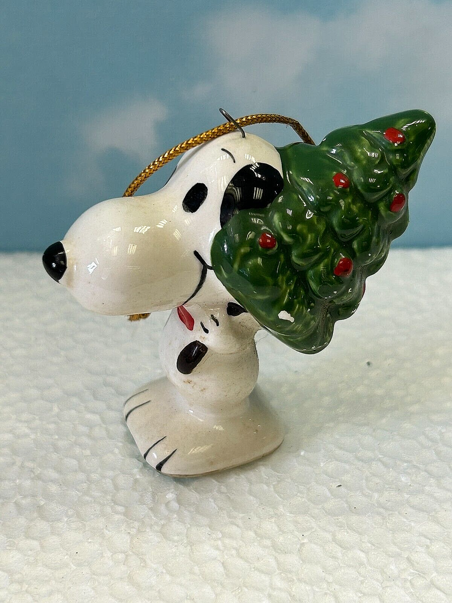 Vintage Peanuts Snoopy Ceramic Christmas Tree Ornament Syndicate