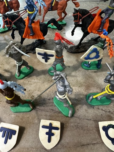 Vintage Cherilea Britains Swoppets Marx Horses Knights Shields Swords 1964 60MM - Picture 7 of 24