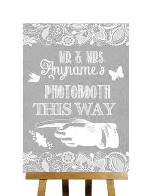 Grau Sackleinen & Spitzenoptik Photobooth so links personalisiert Hochzeitsschild