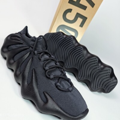 Adidas US Men's Utility Black Streetwear Knit RNR Yeezy 450