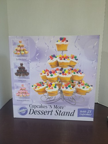 2006 Wilton Cupcakes N More Dessert Stand