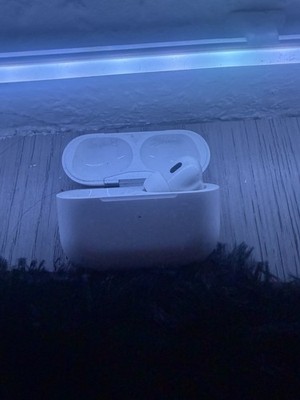 Apple AirPods Pro 2 In-Ear Bluetooth True Wireless weiß mit Ladecase & Mikrofon