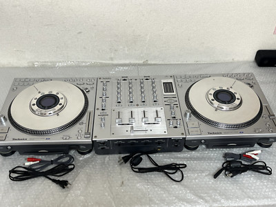 Technics SL-DZ1200 Pair & SH-MZ1200 Silver DJ CDJ Turntable Technics SL-DZ1200 Pair & SH-MZ1200 Silver DJ CDJ Turntable