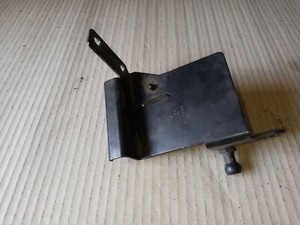 VW Golf 4 Original Blech Kabelhalter Bereich Motor  06A133942