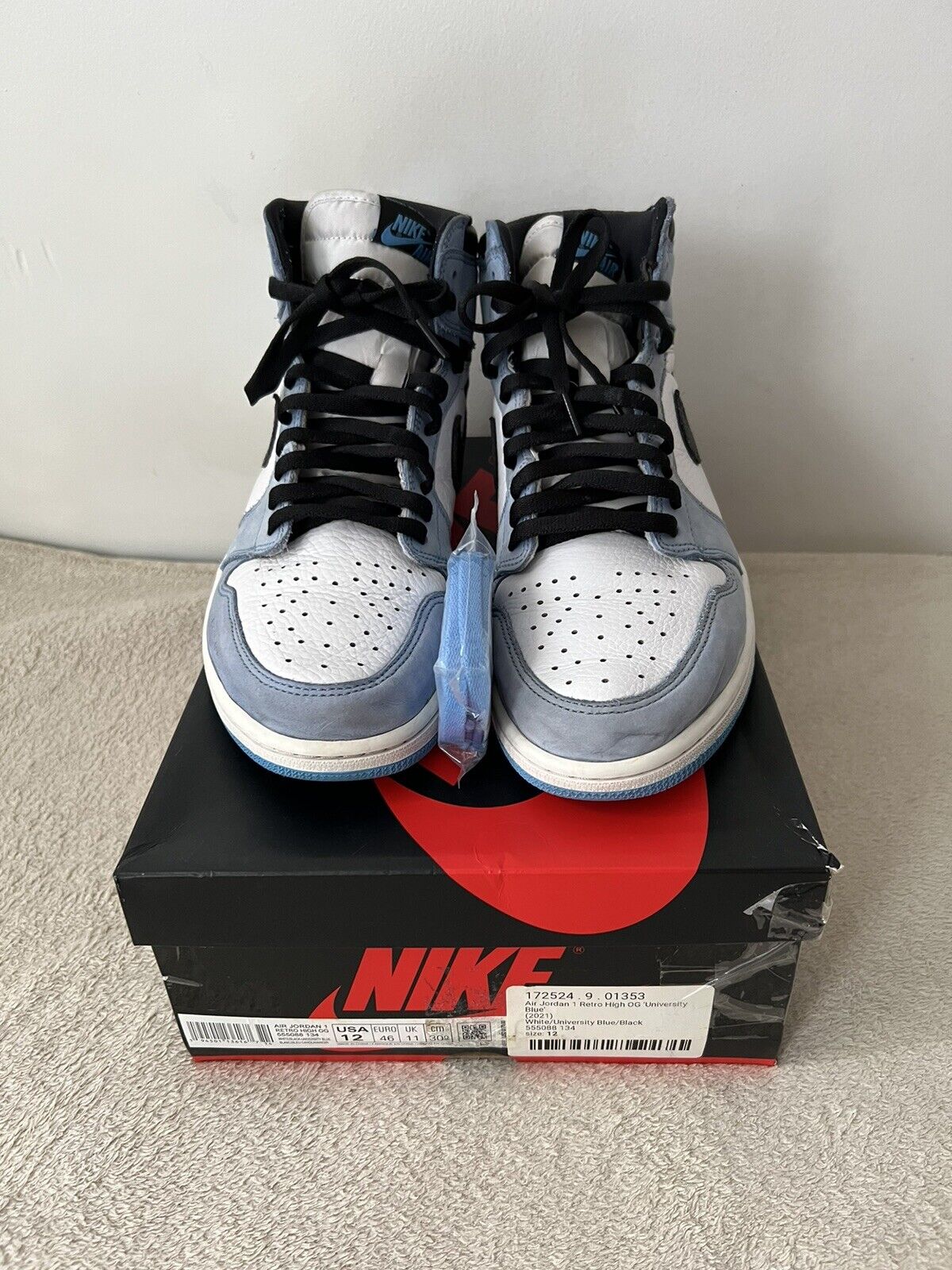 Air Jordan 1 Retro High OG University Blue