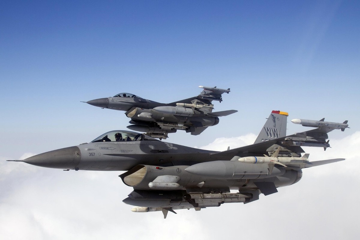 米空軍 F-16 デモチーム WILD WEASEL F-16 Viper Weasels Hunting – Society of Wild Weasels