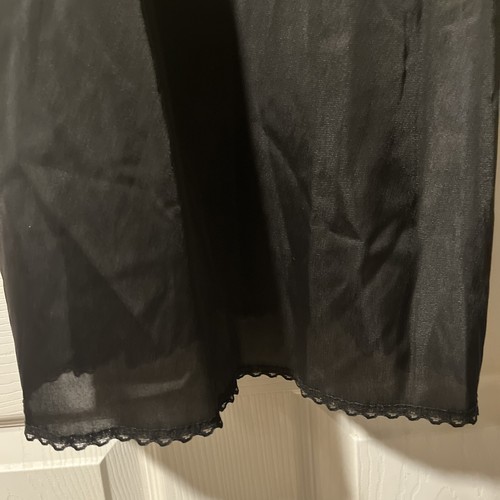 VINTAGE VANITY FAIR Full Slip Nylon Dress Size 36 Lace Trim USA Black - Picture 3 of 8