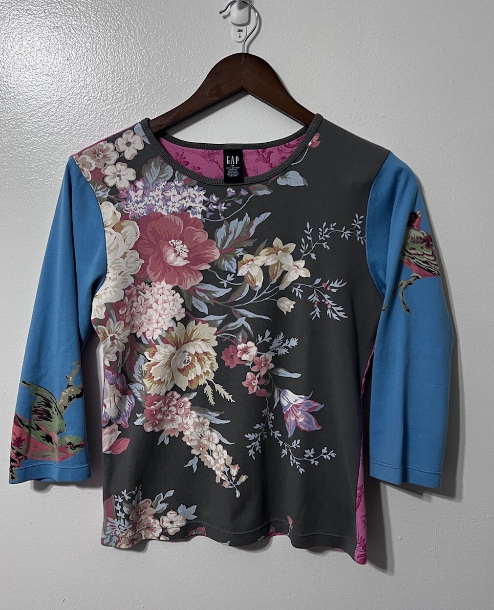 Y2k Gap Womes Medium Bird Floral Knit 3/4 Sleeve Top fitted Spring 2000 Colorful