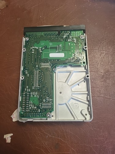 Used Western Digital Caviar 22500 AC22500-32LA 16 Head 2559.8 MB IDE Hard Drive - Picture 2 of 2