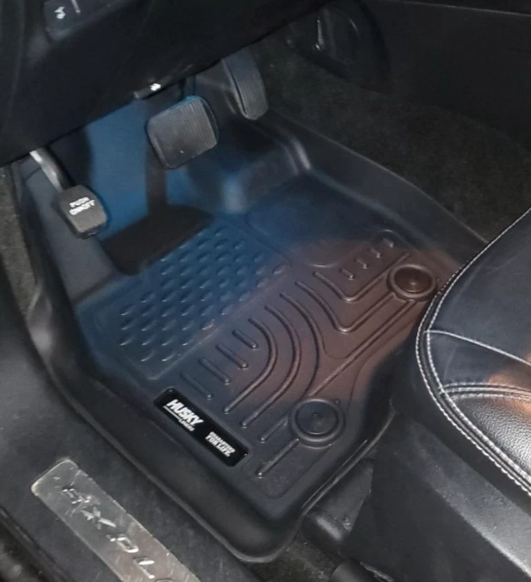 Черные передние напольные покрытия Husky Liner WeatherBeater для Ford Explorer 2015-2019 годов выпуска - Изображение 3 из 4