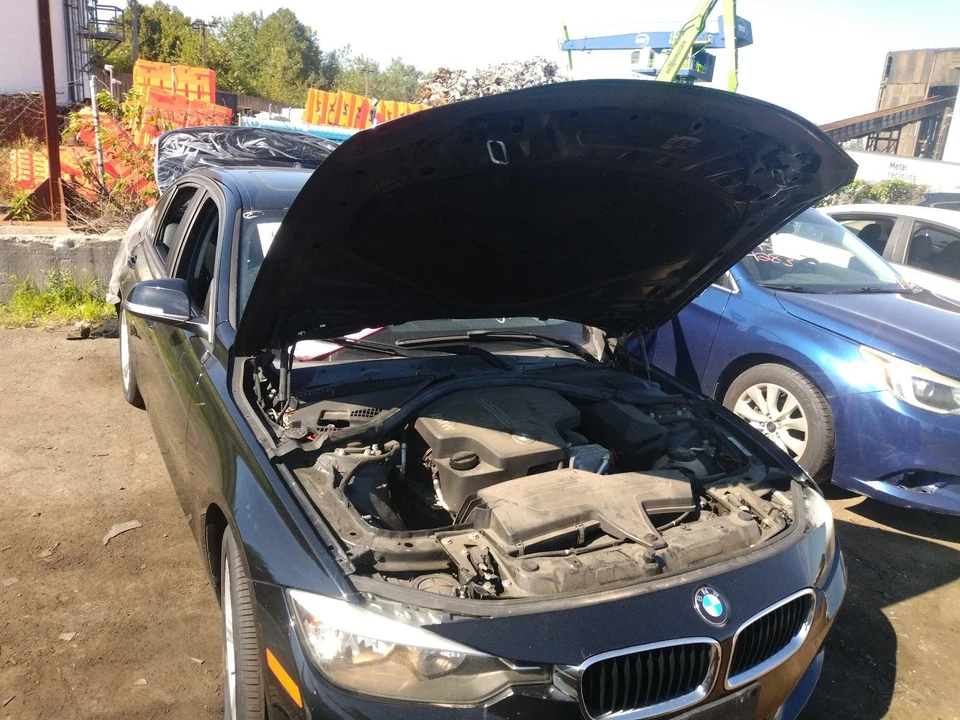 2015 BMW 320I Grille Black Used 136K Miles OEM Quality Part NJ25-20965-515087 - Image 4 of 4