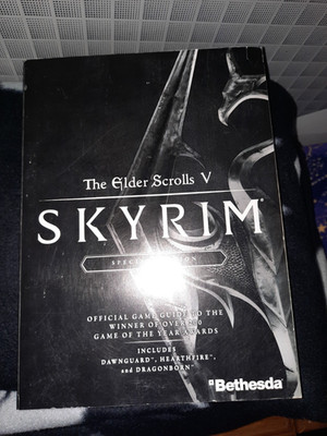 Prima Games Elder Scrolls V: Skyrim  Special Edition Strategy Guide With Map