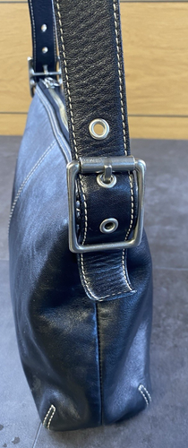 VTG Coach Black Leather Crossbody Purse with White Stitching & Sliver Hardware - Picture 3 of 15