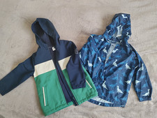 Set Softshelljacke Topolino u. Pack—Away Regenjacke Tchibo Gr. 98/104