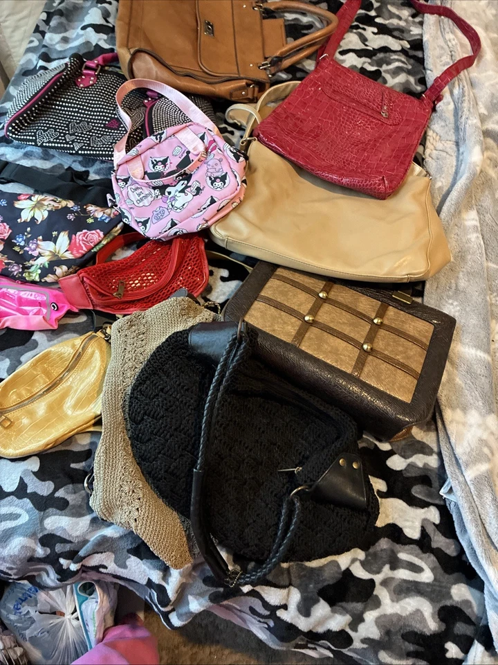 Handbag Purse Wallet Lot of Faux Vegan Leather Mix Crossbody Wholesale Lot - Image 4 of 4