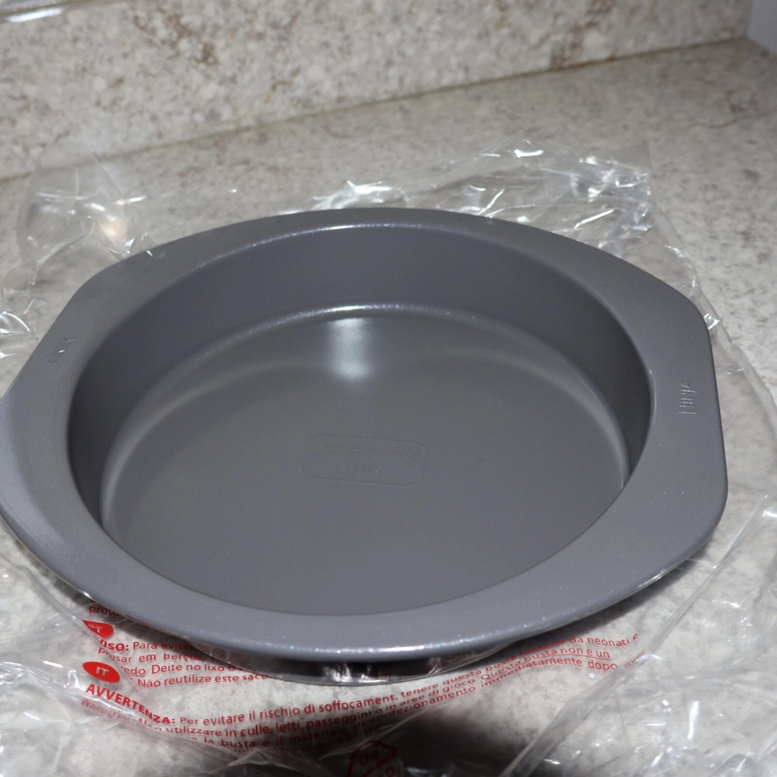 Ninja NeverStick Essential 9" Aluminized Steel Round Cake Pan, B10309 Easy Clean
