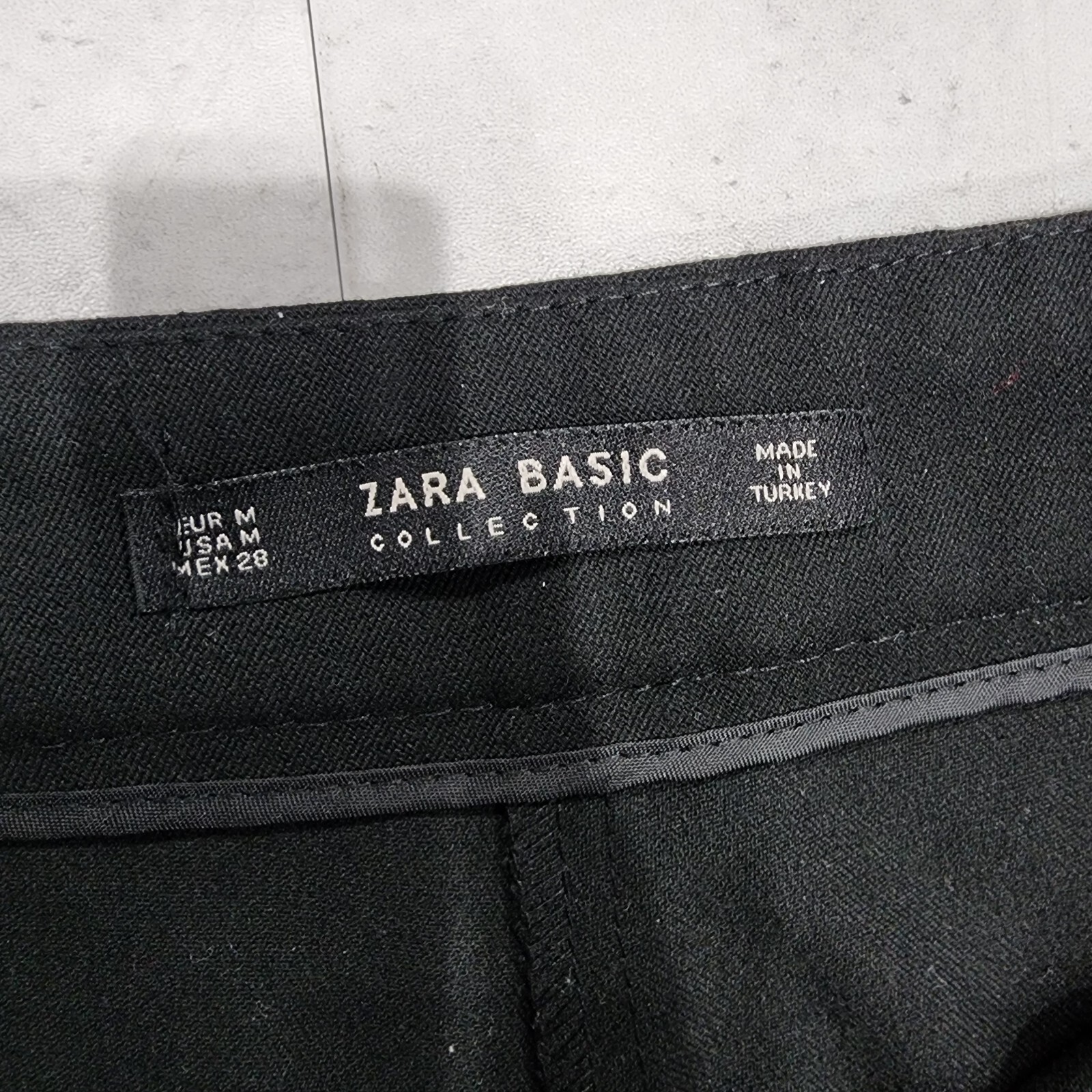 Zara's Basic Collection Black Cropped Pant With S… - image 7