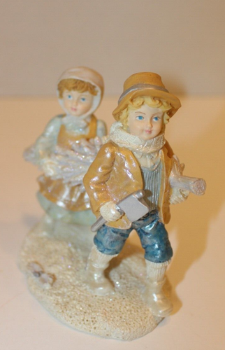 VTG 3 Figurines, Children in Snow Suitable for Christmas Village - Picture 4 of 10