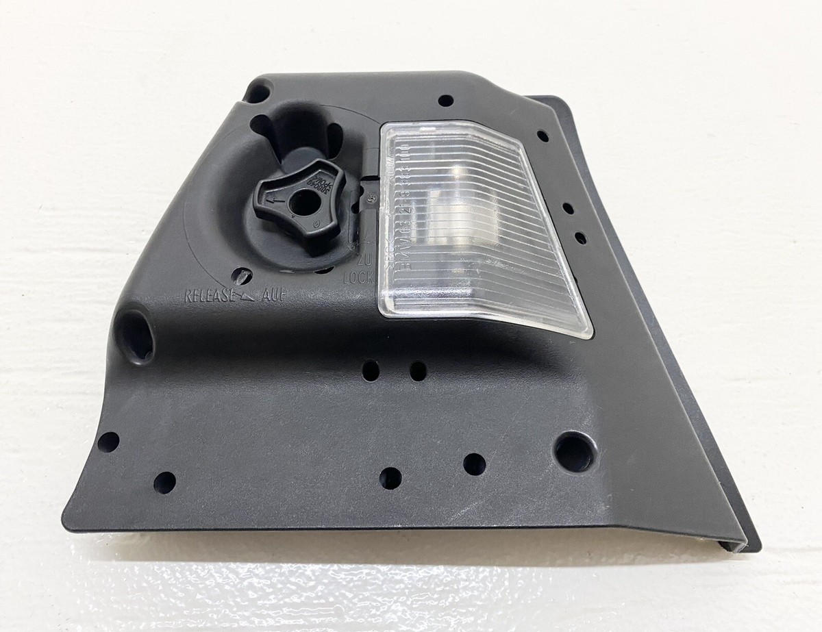 01-05 OEM BMW E46 325xi Right Tail Light Bulb Socket Cover