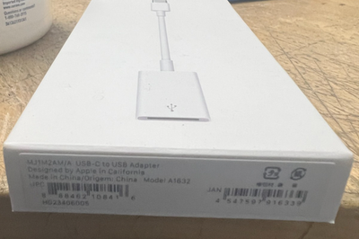 apple様 Original Apple USB-C to USB Adapter MJ1M2AM/A White OEM A1632