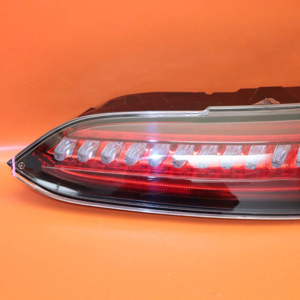 LUZ TRASERA DERECHA MERCEDES BENZ GT AMG 2016-2018 2019 LED A1909065000 DAÑADA Foto 2 de 4