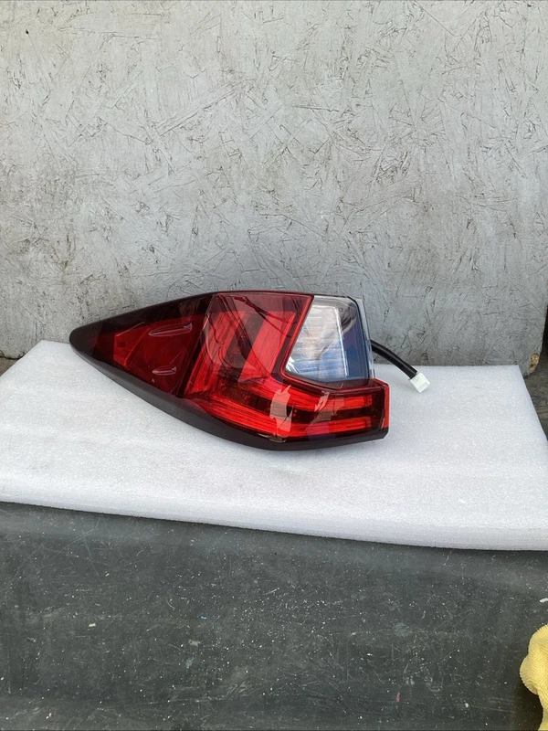 2016-2019 Lexus RX350 LEFT LH DRIVER SIDE REAR TAILLIGHT OEM BULB TURN SIGNAL