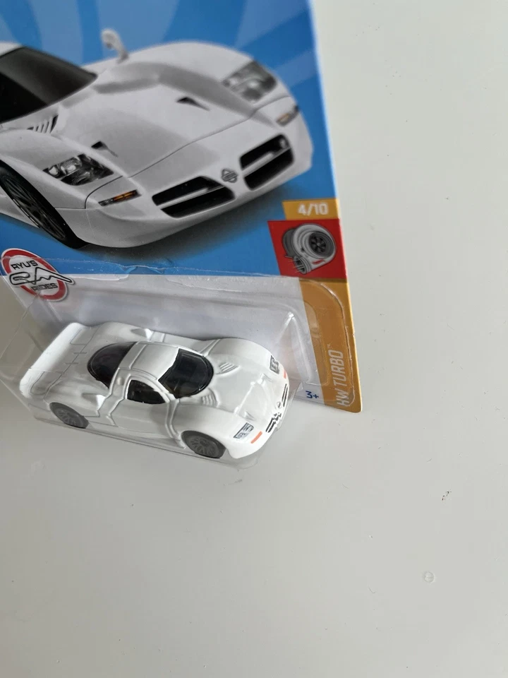 Hot Wheels Nissan R390 GTI - ERROR - Faltan luces traseras Foto 4 de 4