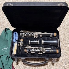 Yamaha YCL-250 Clarinet Student Instrument Complete Outfit