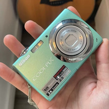 Nikon COOLPIX S220 digital camera Mint Green With Charger Battery SD Card