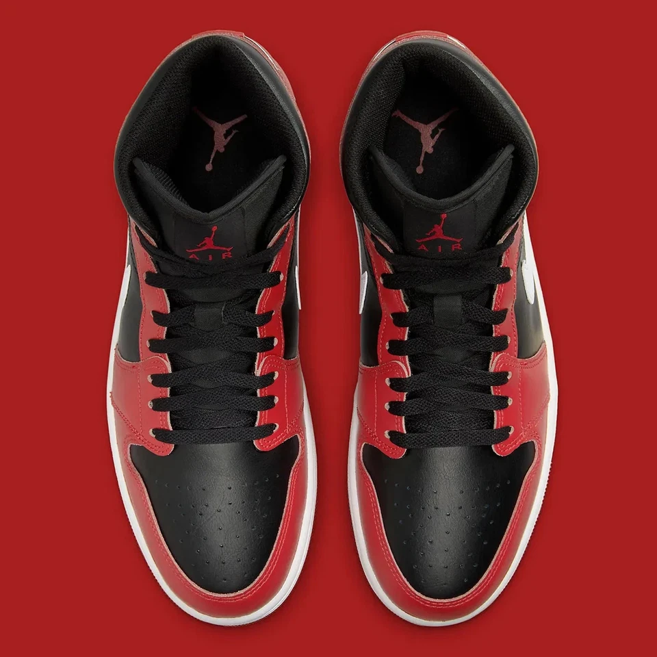 Nike Air Jordan 1 Mid Bred Toe Negro Rojo Blanco DQ8426-061 Zapatos para Hombre NUEVO Foto 3 de 4