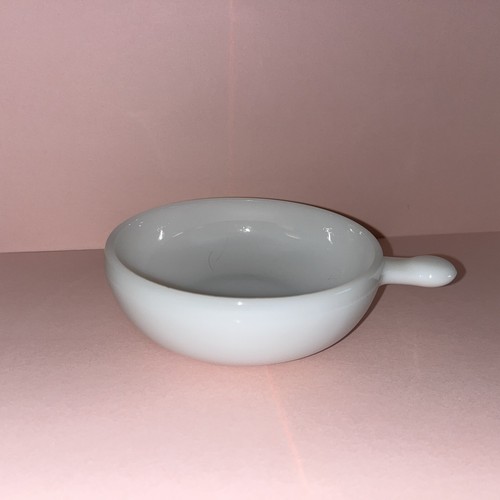 White Glass Pyrex Ramekin Dish With Handle Oven-Proof Made In USA - Picture 1 of 4