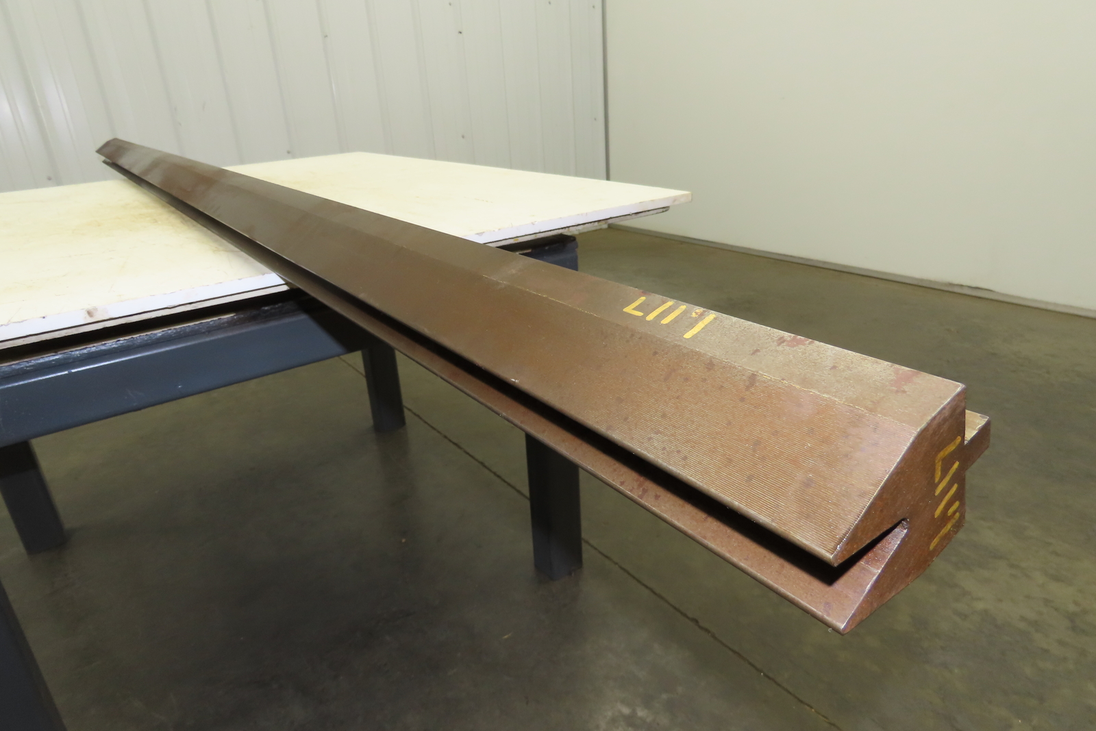 Press Brake Die 961/2" Long 35° Acute V 1/2" Tang 23/8" W 23/4" H