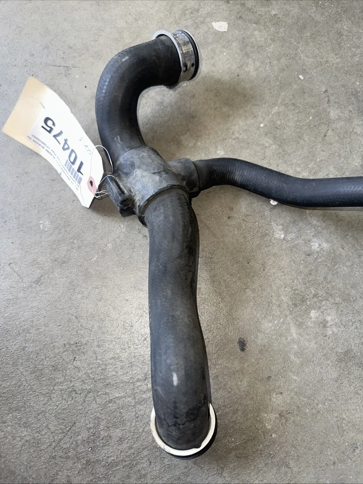 Manguera de radiador inferior OEM Mercedes-Benz 1715010082 SLK280 SLK300 SLK350 05-11 Foto 2 de 4