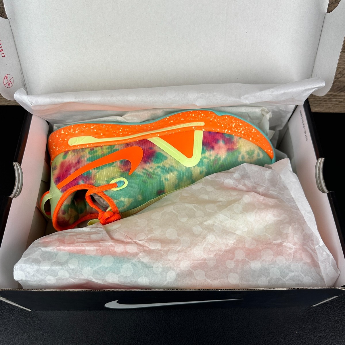 New in Box Nike PG 4 'Gatorade' Volt/Total Orange Mens Shoes New in Box Nike PG 4 'Gatorade' Volt/Total Orange Mens Shoes