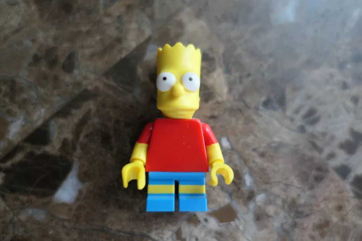 LEGO Minifigures The Simpsons Bart Simpson (Genuine)