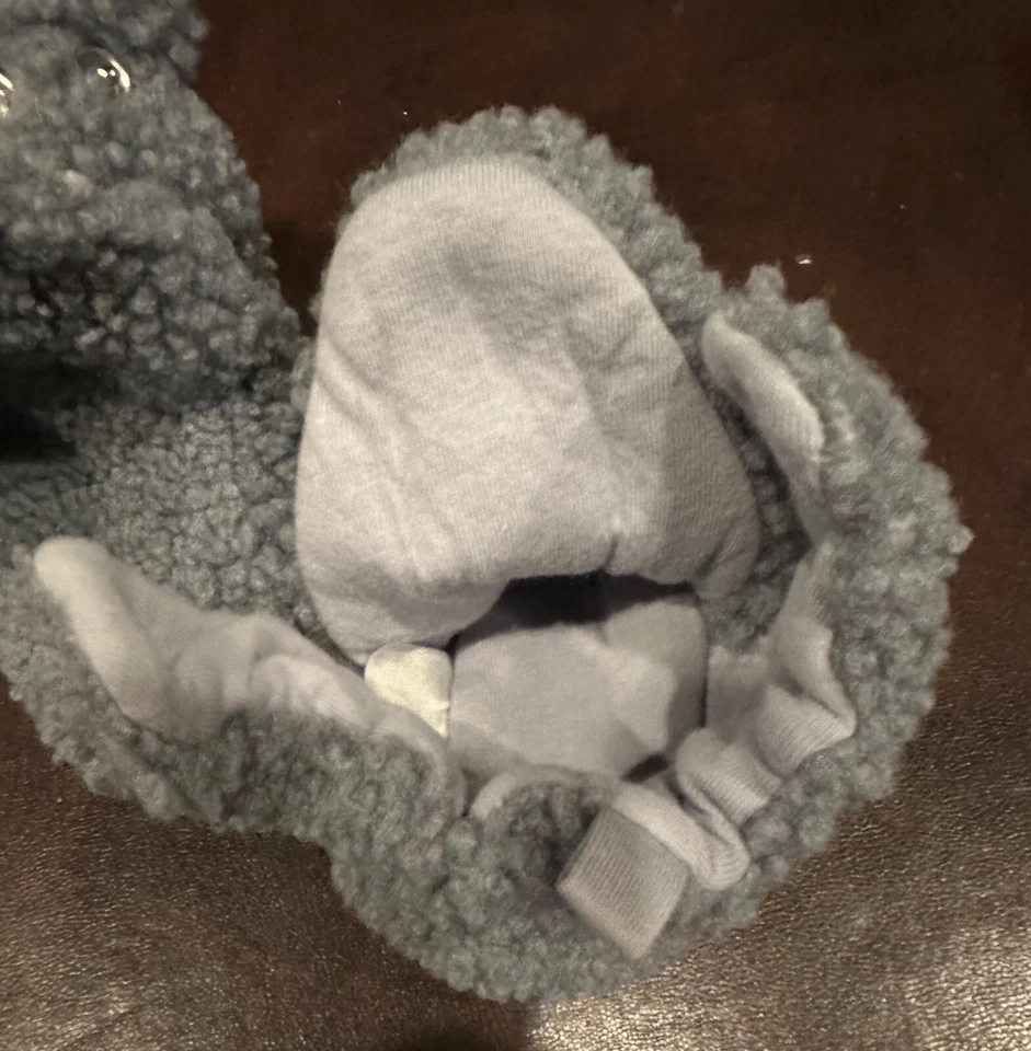 Lote mixto de botines, sombrero Gap, mitones -6-12 meses unisex  Foto 4 de 4