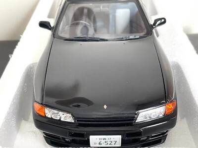 貴重！絶版 AUTO art NISSAN SKYLINE GT-R(R32 s-l400.jpg