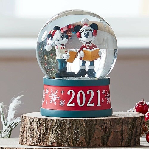 Disney Store Mickey Mouse Minnie Mouse 2021 Christmas Snow Globe
