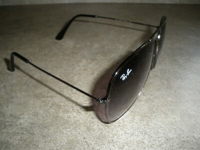 Ray Ban Aviator Sunglasses EUC Ray-Ban | Accessories | Euc Rayban Aviator Sunglasses | Poshmark main image 3