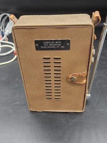 Vintage GE P975F Transistor Portable Radio, General Electric AM FM Tested Works - Picture 3 of 8