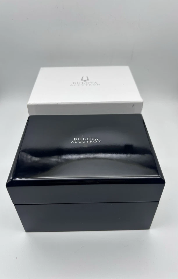 Auténtico Reloj Bulova Accutron Piano Negro Vintage Caja de Presentación y Caja Exterior Foto 2 de 4