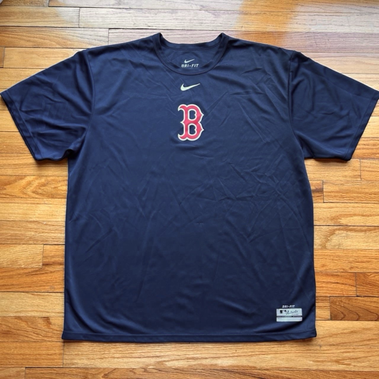 boston red sox nike dri-fit centre swoosh men's XL short sleeve shirt