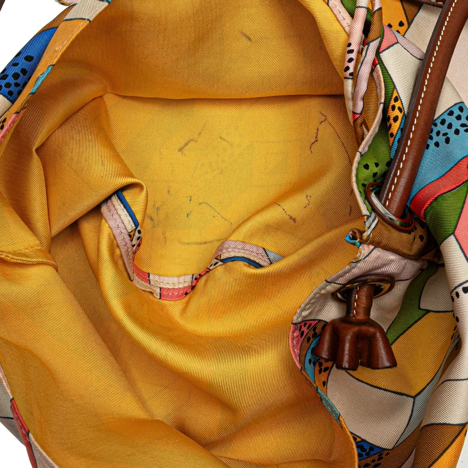 Bolsa tiracolo Hermès On A Summer Day y City 33 tecido de seda amarela autenticada - Imagem 4 de 4