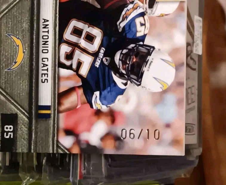 2011 ANTONIO GATES ABSOLUTE MEMOR SSP AUTO/10 3-COLOR GAME-WORN RELIC Card! view 3