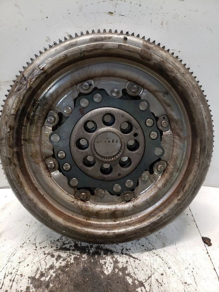 Volante/placa flexível 2.0L VIN 8 5º dígito compatível com 15-18 AUDI A3 1378403 - Imagem 2 de 4