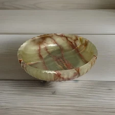 CARVED SCALLOPED EDGE BANED GREEN ONYX CALCITE BOWL MINERALS CRYSTALS 7.5”