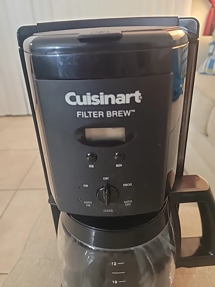Cafetera programable Cuisinart Filter Brew Modelo: DCC-15BKBJ Foto 3 de 4