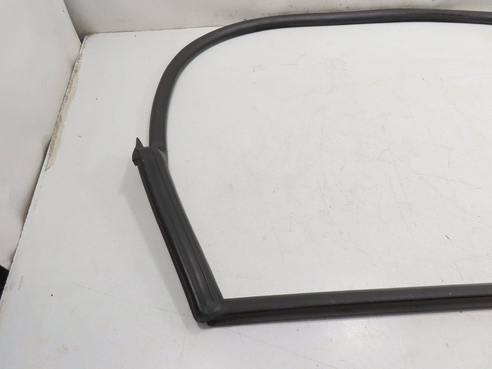 06 Lamborghini Gallardo #1310 Weather Strip, Seal Door Body Inner Left OEM 40083