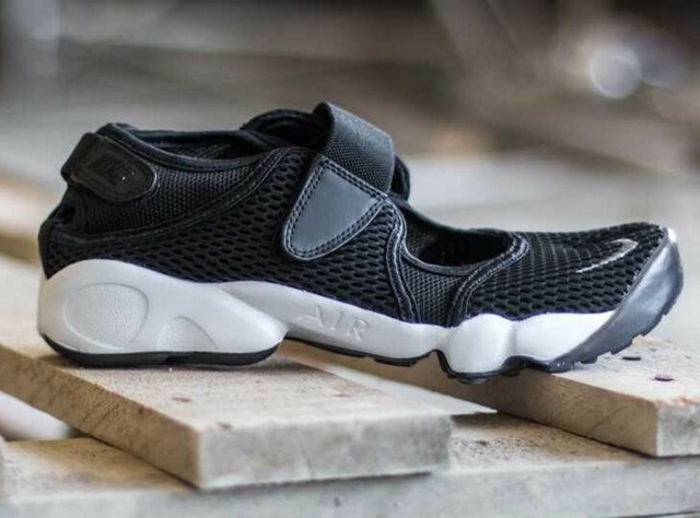 nike wmns air rift