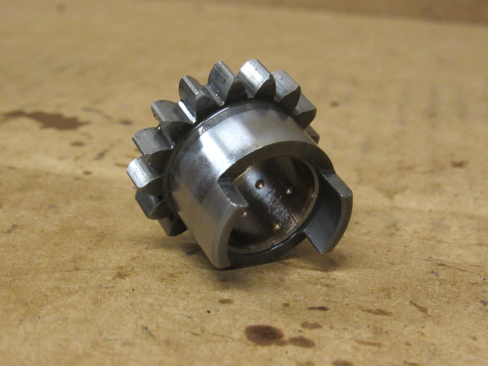 1973 Kawasaki G5 KE 100 Starter Pinion Gear 13075-004 - Imagem 3 de 4